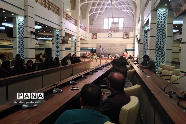 آیین رونمایی از پوستر «این چند کتاب محی الدین »