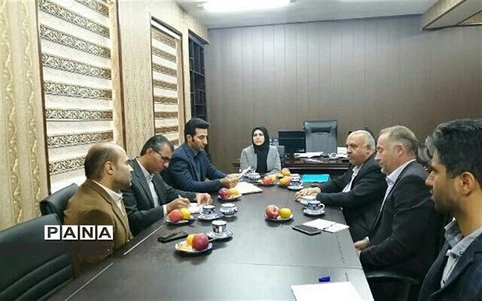 نشست  شورای شهرستان تفت با مدیر کل اداره محیط زیست استان  