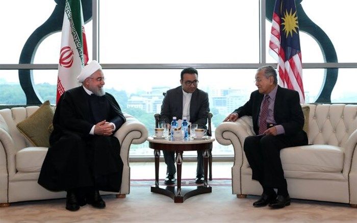 تاکید رییس‌جمهور بر همکاری کشورهای اسلامی برابر فشار قدرت‌های بزرگ