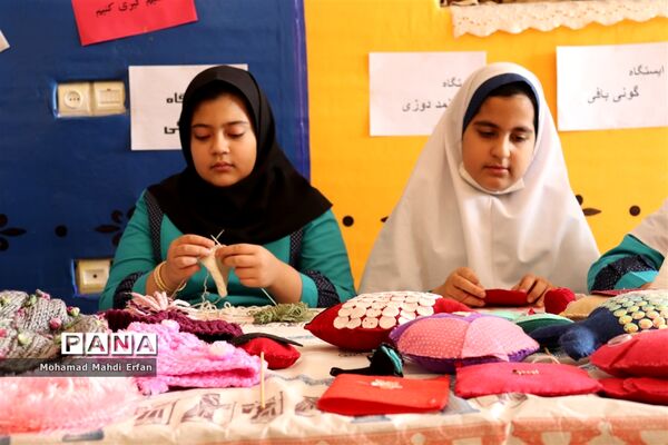 برگزاری نمایشگاه هفته پژوهش در مدارس آباده