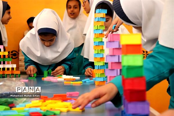 برگزاری نمایشگاه هفته پژوهش در مدارس آباده
