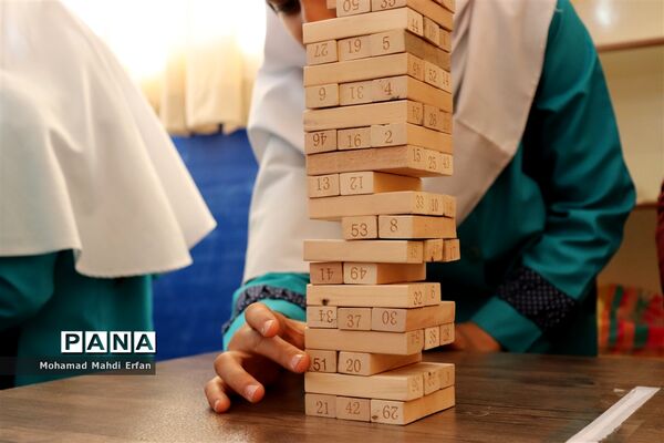 برگزاری نمایشگاه هفته پژوهش در مدارس آباده