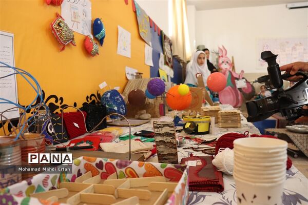برگزاری نمایشگاه هفته پژوهش در مدارس آباده