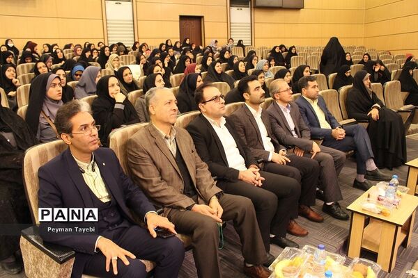 آیین تجلیل از تلاشگران عرصه آموزش و پرورش استثنائی
