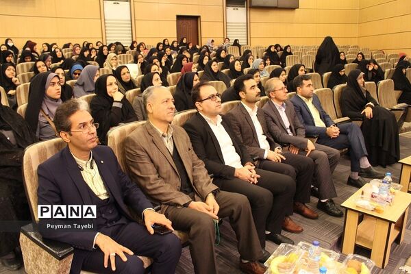 آیین تجلیل از تلاشگران عرصه آموزش و پرورش استثنائی