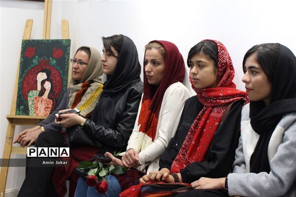 برپایی نمایشگاه  هنرجویان هنرستان هنر و اندیشه  شیراز