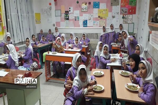برگزاری شب یلدای قرآنی در مدرسه شاهد عبدالرحمن آدمی ابرکوه