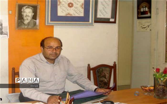 احمد خوش حساب به عنوان رئیس انجمن خوشنویسان منطقه کاشان باقی‌ماند