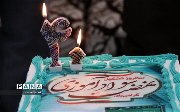 برپائی نمایشگاه هنرهای دستی سوادآموزان درمرکز یادگیری محلی خزعلی