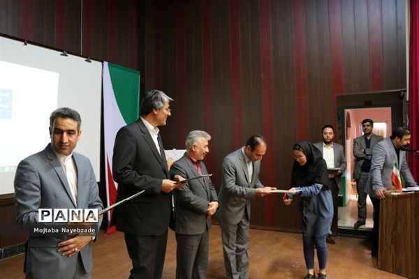 رونمایی از پوستر سی و هشتمین جشنواره مسابقات فرهنگی و هنری دانش‌آموزان خراسان رضوی