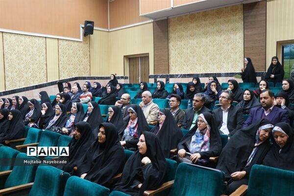 رونمایی از پوستر سی و هشتمین جشنواره مسابقات فرهنگی و هنری دانش‌آموزان خراسان رضوی
