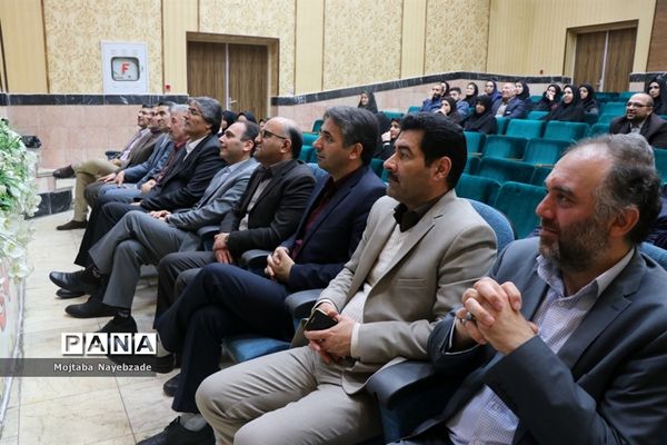 رونمایی از پوستر سی و هشتمین جشنواره مسابقات فرهنگی و هنری دانش‌آموزان خراسان رضوی