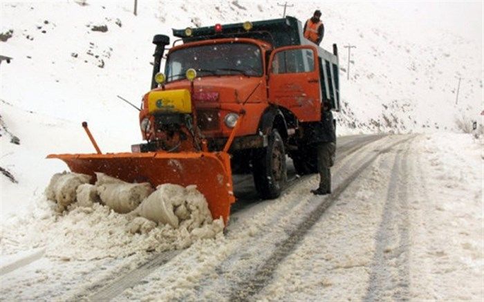 برفروبی ۲۴۰ کیلومتر از جاده‌های مهاباد طی شبانه‌روز گذشته