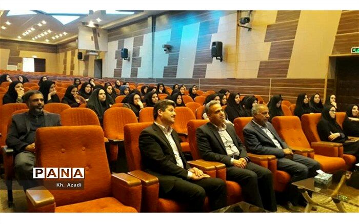 برگزاری کارگاه آموزشی ارزشیابی توصیفی در بافق