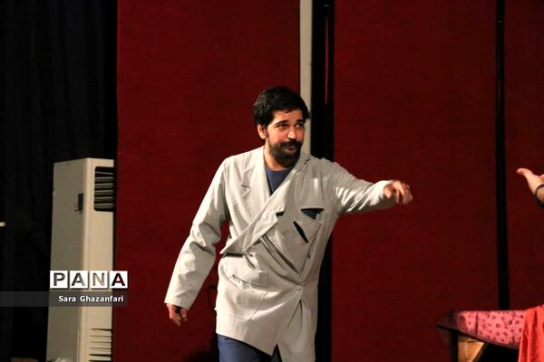 اجرای تئاتر لیگ قهرمانان در ساری