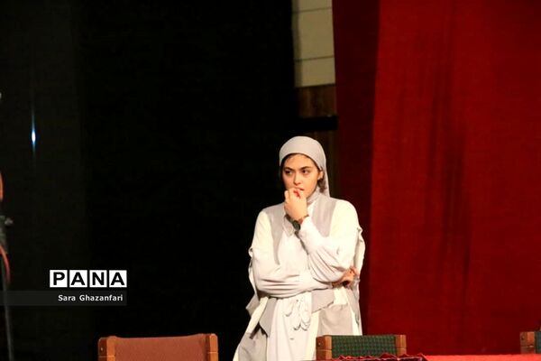اجرای تئاتر لیگ قهرمانان در ساری