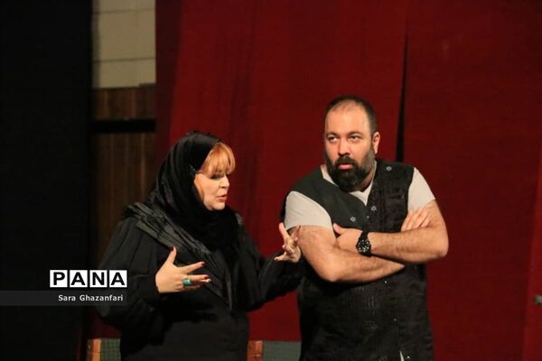 اجرای تئاتر لیگ قهرمانان در ساری