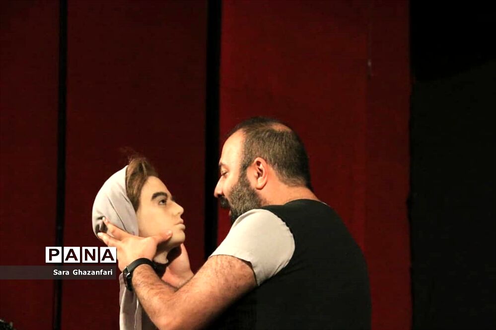 اجرای تئاتر لیگ قهرمانان در ساری