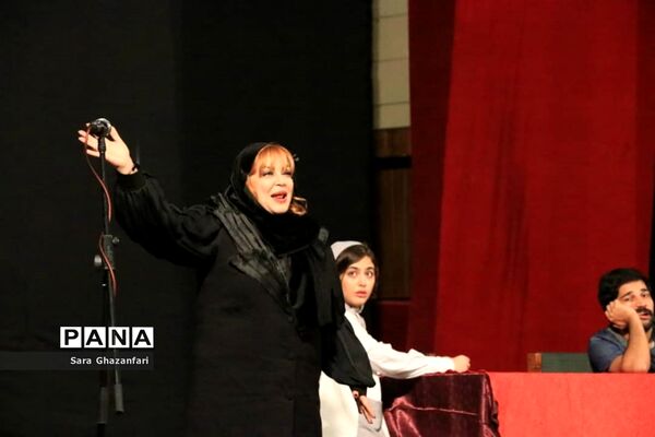 اجرای تئاتر لیگ قهرمانان در ساری