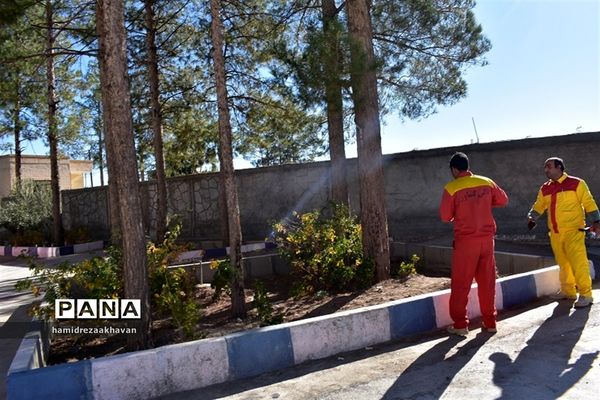 آموزش عملی درس مشاغل کلاس دوم ابتدایی دبستان دخترانه شاهد بهاباد