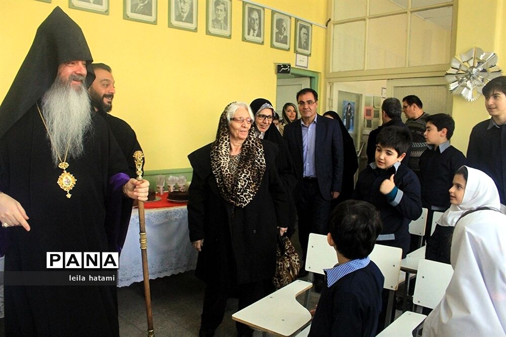برگزاری جشن سال نو دانش آموزان مدرسه ارامنه اسدی در تبریز