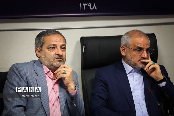 نشست صمیمی وزیرآموزش و پرورش با مدیران و کارکنان معاونت پرورشی و فرهنگی