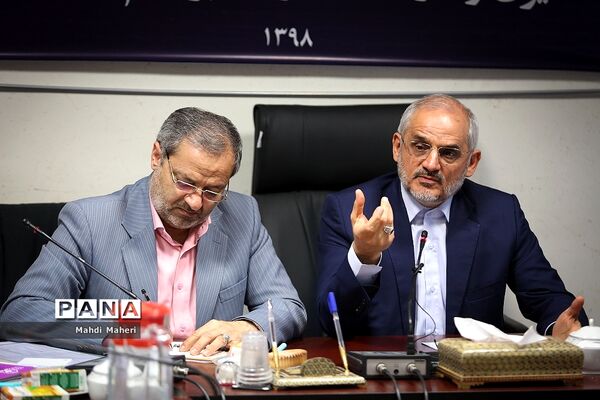نشست صمیمی وزیرآموزش و پرورش با مدیران و کارکنان معاونت پرورشی و فرهنگی