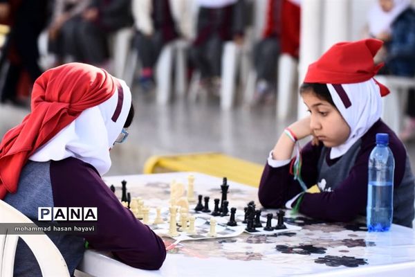 آیین افتتاحیه المپیاد ورزشی درون مدرسه آبادان در دبستان جلال آل احمد