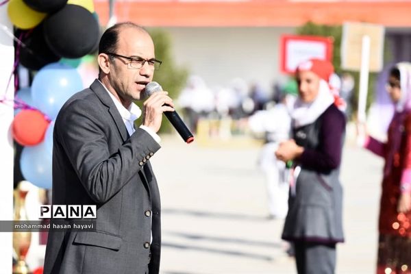 آیین افتتاحیه المپیاد ورزشی درون مدرسه آبادان در دبستان جلال آل احمد