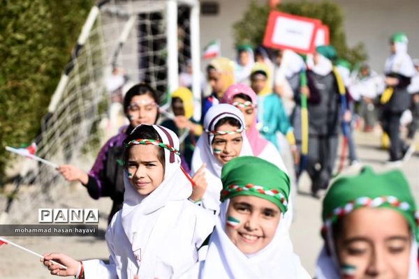 آیین افتتاحیه المپیاد ورزشی درون مدرسه آبادان در دبستان جلال آل احمد