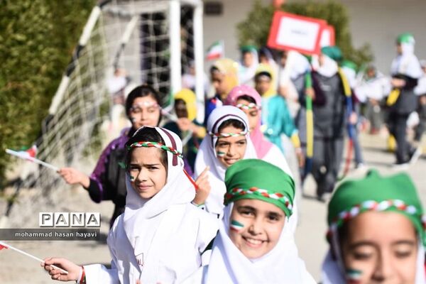 آیین افتتاحیه المپیاد ورزشی درون مدرسه آبادان در دبستان جلال آل احمد
