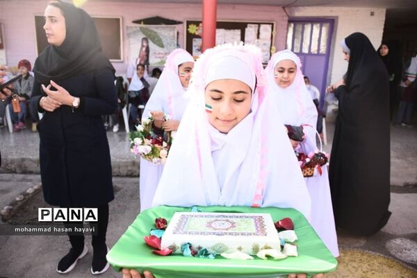 آیین افتتاحیه المپیاد ورزشی درون مدرسه آبادان در دبستان جلال آل احمد