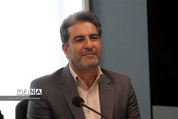 نشست هیات مدیره مجمع خیرین مدرسه ساز شهرستانهای استان تهران به میزبانی بنیاد خیریه شهیدان تقی زاده