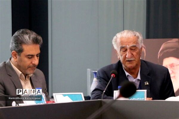 نشست هیات مدیره مجمع خیرین مدرسه ساز شهرستانهای استان تهران به میزبانی بنیاد خیریه شهیدان تقی زاده