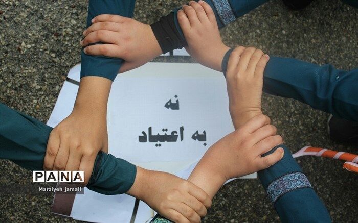 برگزاری همایش یک روزه پیشگیری از اعتیاد برای خانواده های دانش آموزان در مدارس زیدون
