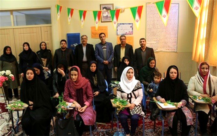 بازدید مدیر آموزش و پرورش شهرضا از مراکز یادگیری محلی نهضت سوادآموزی