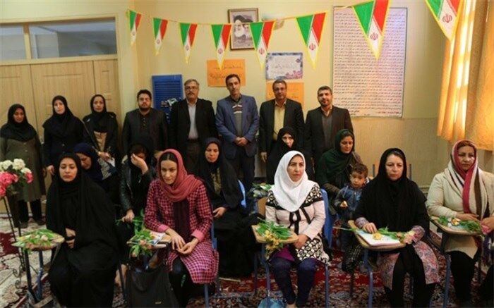 بازدید مدیر آموزش و پرورش شهرضا از مراکز یادگیری محلی نهضت سوادآموزی