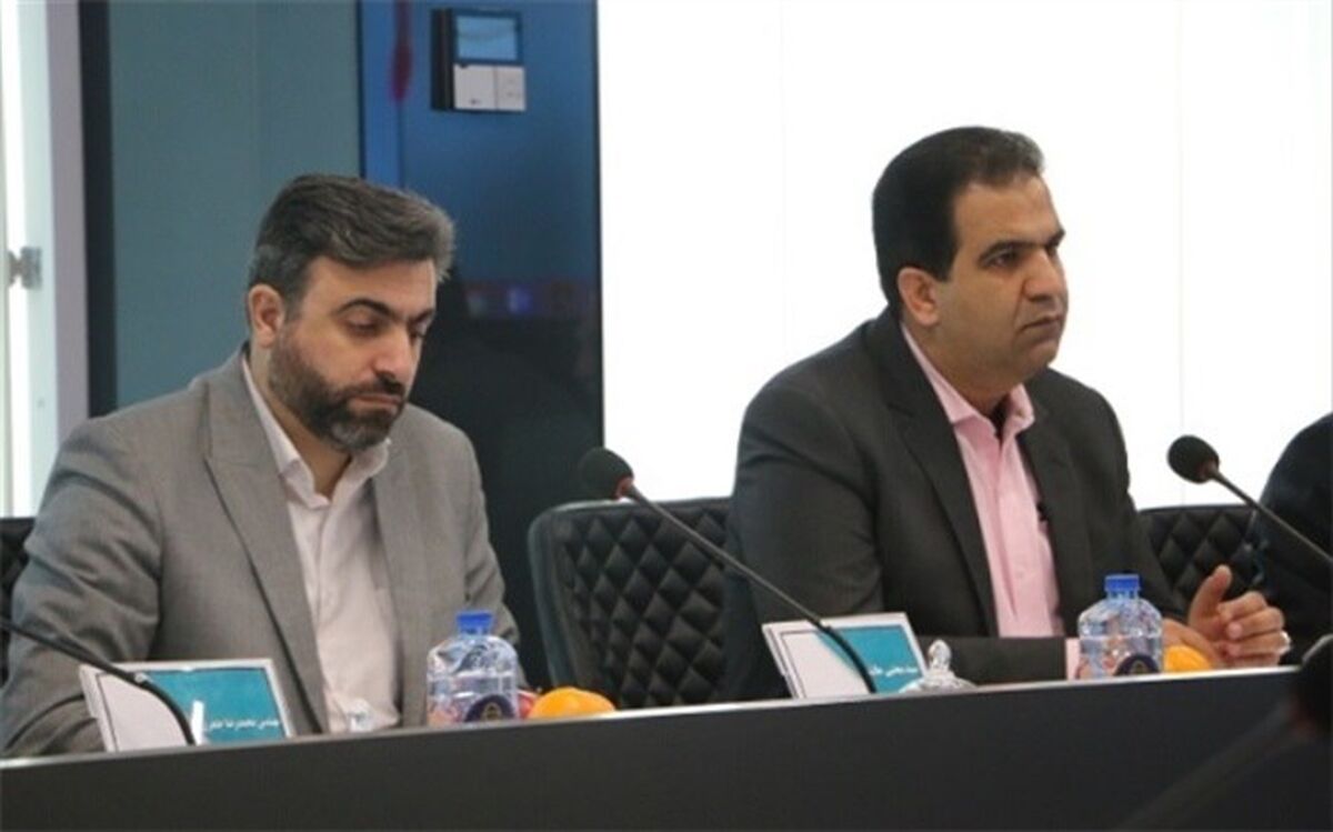 تربیت امری بسیار پیچیده و دشوار است و در این زمینه باید آموزش و پرورش را یاری کرد