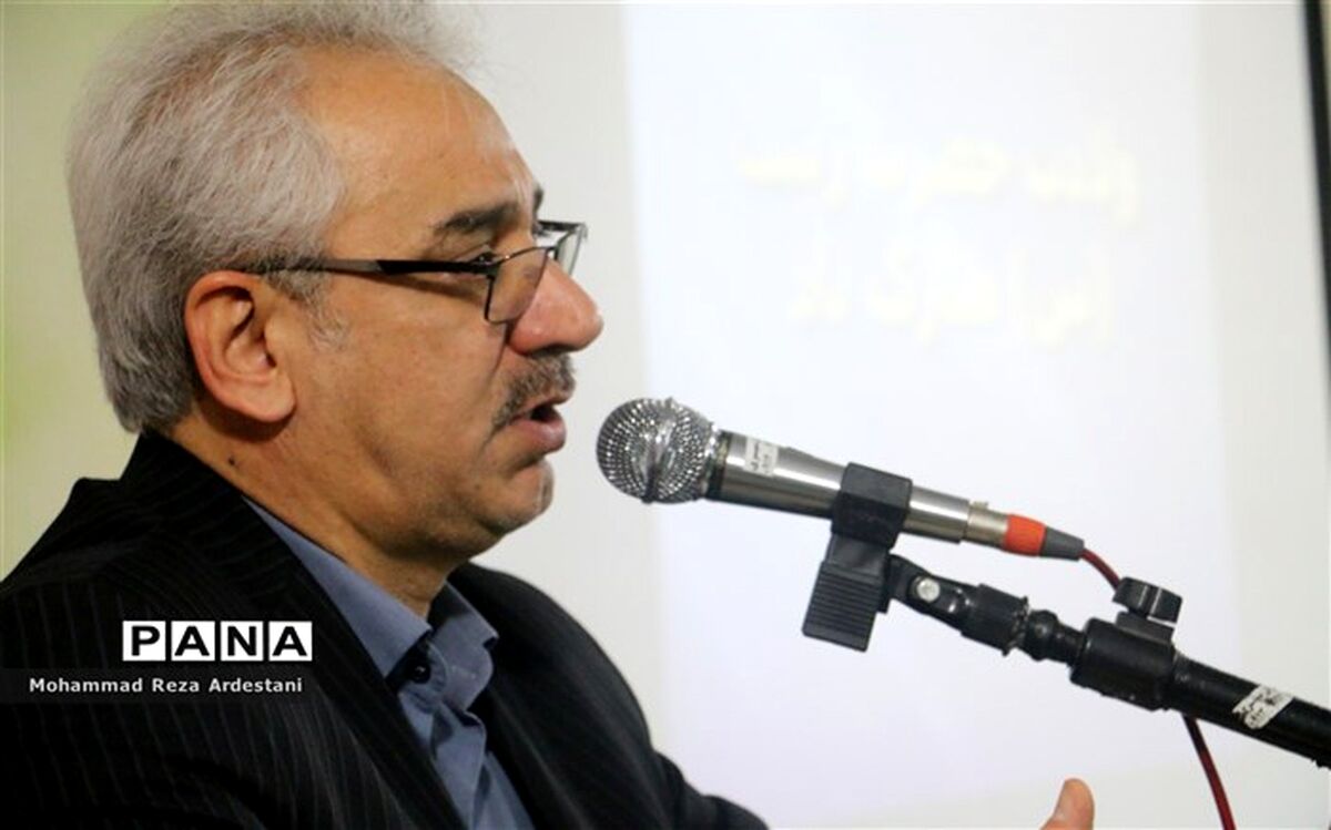 رییس آموزش و پرورش ورامین : کلاس های درس ورامین مزین به نام شهدا می شود