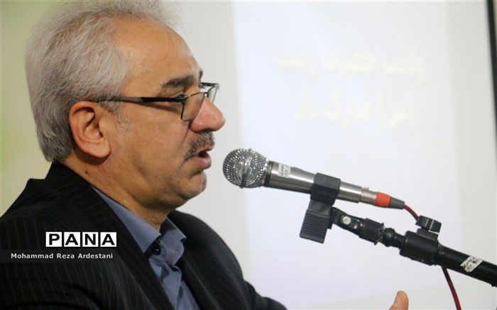 رییس آموزش و پرورش ورامین : کلاس های درس ورامین مزین به نام شهدا می شود