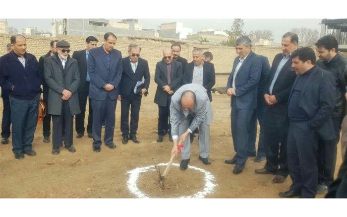 به زمین زده شدن کلنگ احداث پژوهش سرای دانش آموزی در پیشوا