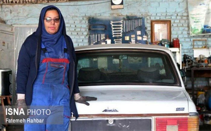 زندگی سیاه و سفید بانوی مکانیک یزدی