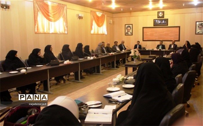 نمایندگان مدارس و مراکز غیردولتی ابرکوه انتخاب شدند