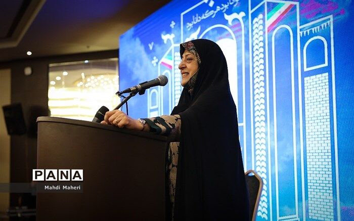 ابتکار: ۲۰ درصد پست‌های مدیریتی دولت در اختیار زنان است