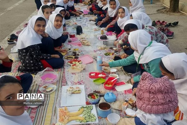 طرح لقمه مادرانه در مدارس آبادان