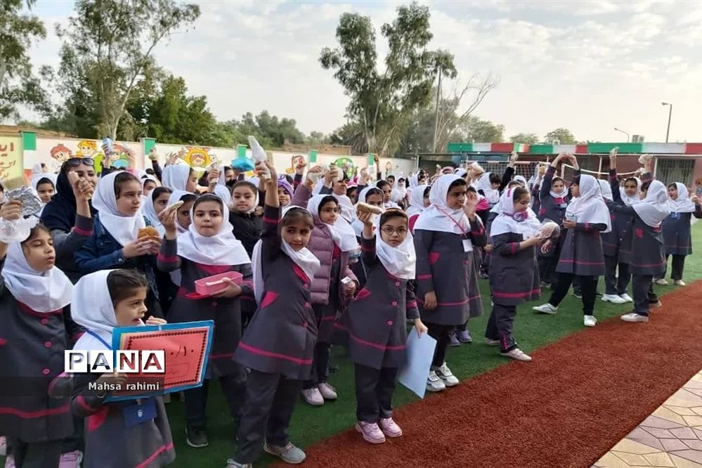 طرح لقمه مادرانه در مدارس آبادان