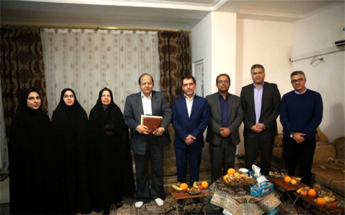هنرمندان سرمایه های فرهنگی و هنری جامعه هستند