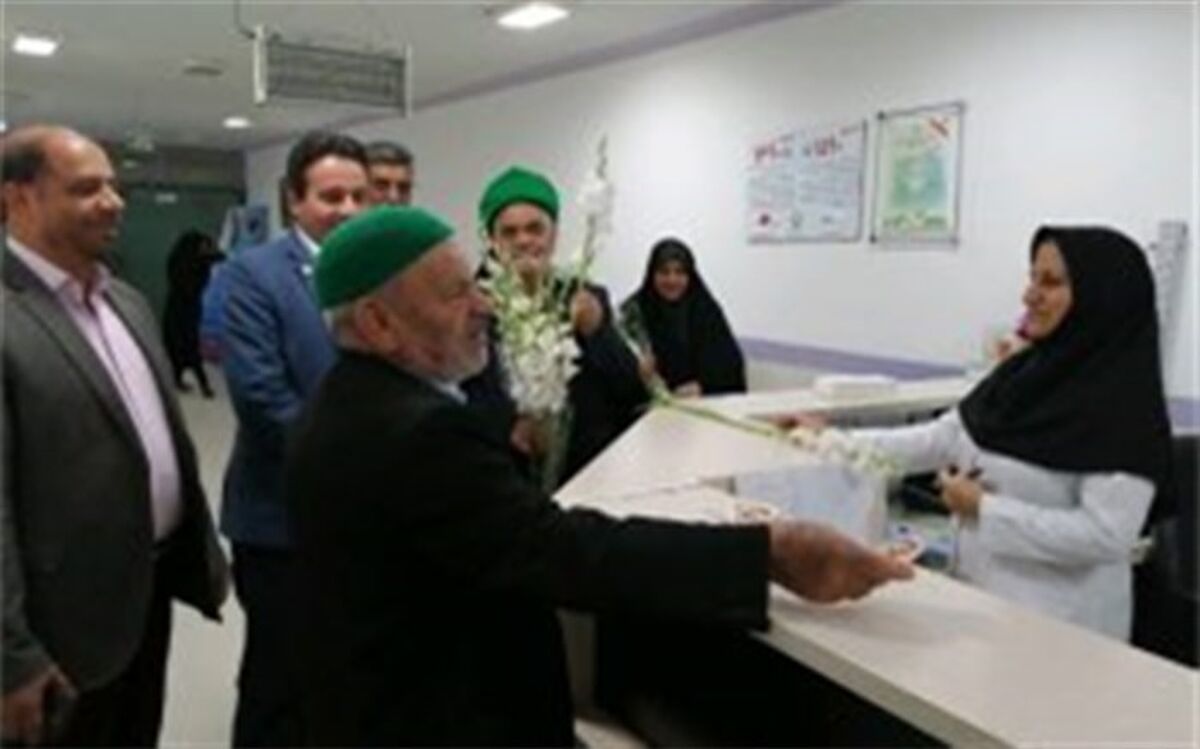 هیات امناء و خدام آستان امامزاده عبدالله بافق از پرستاران بیمارستان ولیعصر (عج)تقدیر کردند