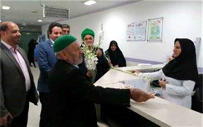 هیات امناء و خدام آستان امامزاده عبدالله بافق از پرستاران بیمارستان ولیعصر (عج)تقدیر کردند