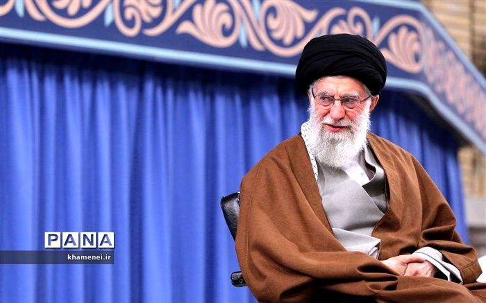 رهبر معظم انقلاب: روحیه دفاع از حق و مجاهدت در راه خدا را در خود حفظ کنید